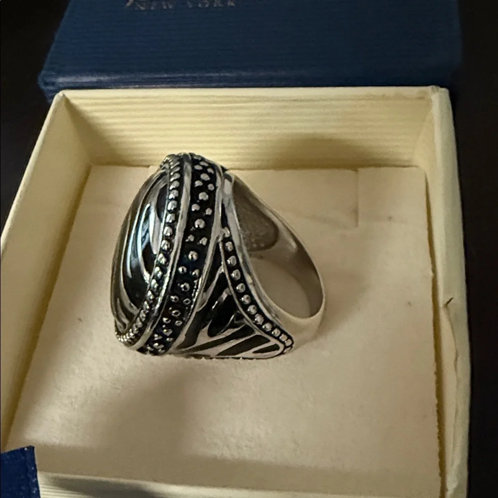 Lia Sophia Silver Round Zebra Patterned Ring size 8 - Picture 3 of 4